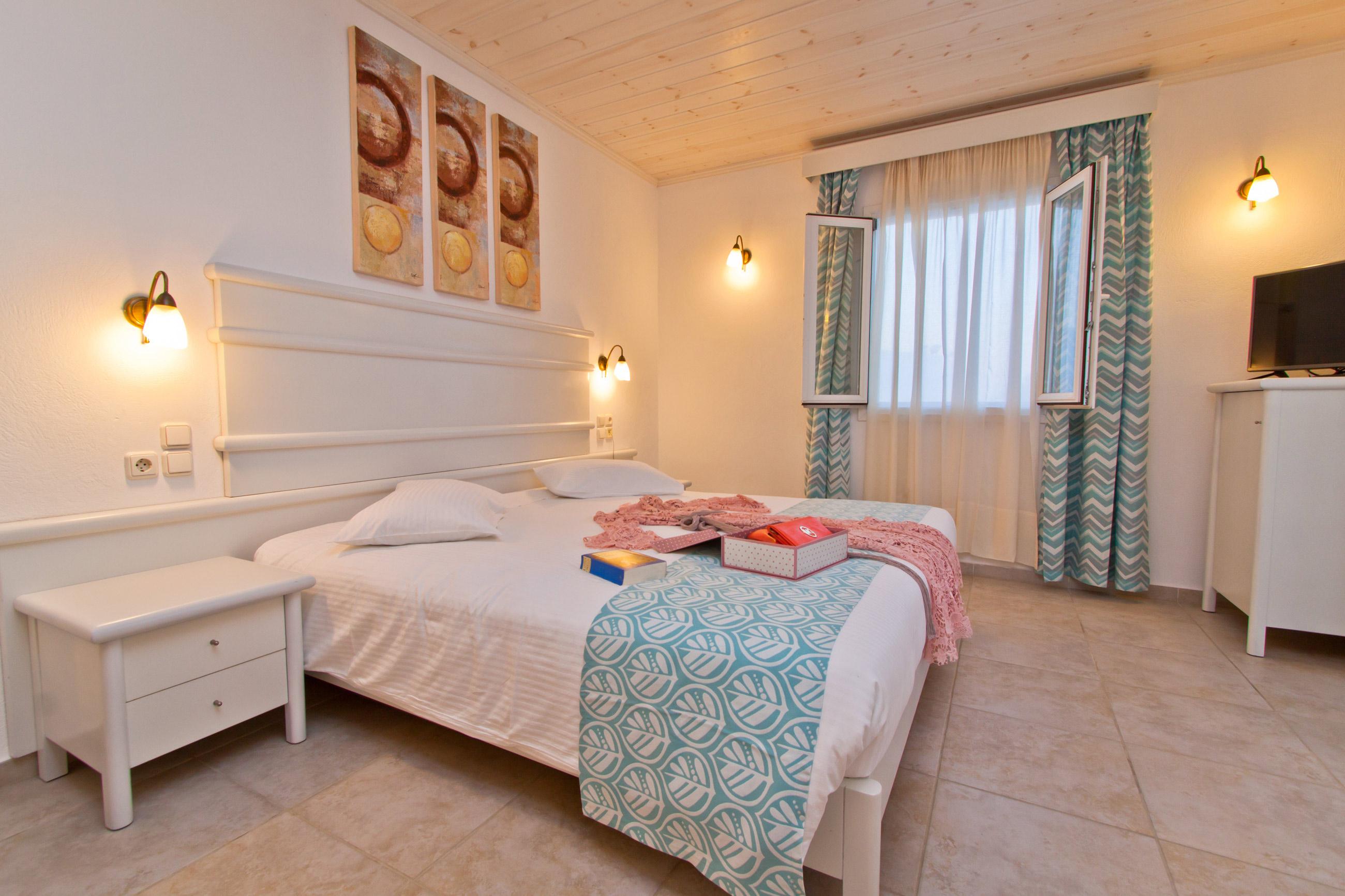 Hotel Yiannaki 4*